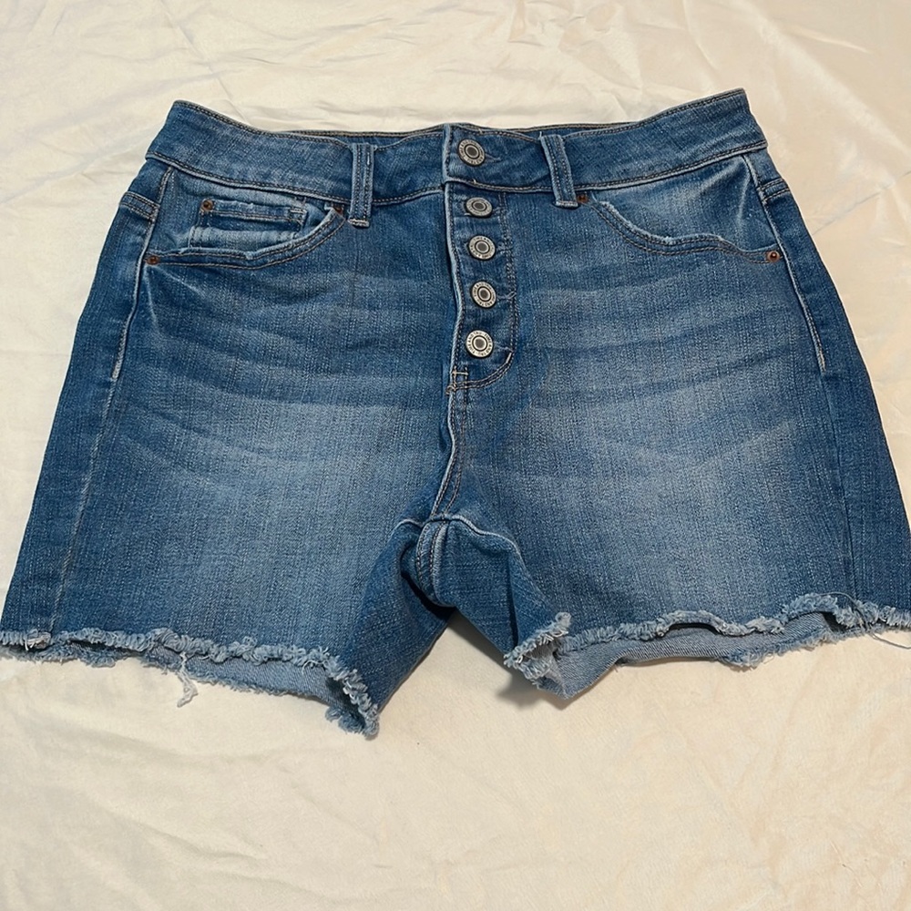 Time and Tru high rise shorts